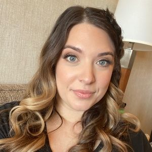 Meet your Posher, Amie